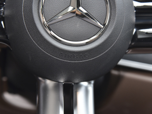 2022Ŀ E 300 L \ӺA п؅^