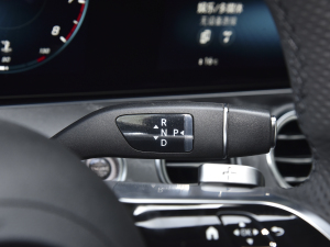 2022Ŀ E 300 L \ӕr п؅^