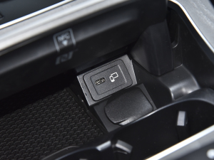 2022Ŀ E 300 L \ӕr п؅^