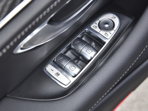 2022Ŀ E 300 L \ӕr п؅^