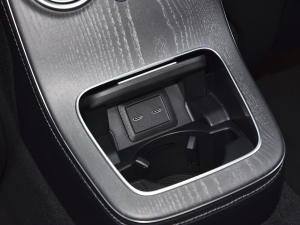 2022Ŀ E 300 L \ӕr п؅^