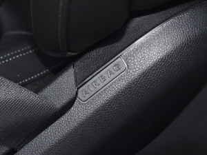 2022Ŀ E 300 L \ӕr п؅^