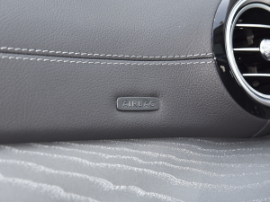 2022Ŀ E 300 L \ӕr п؅^