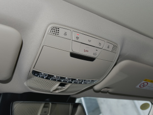 2022Ŀ E 300 L F п؅^