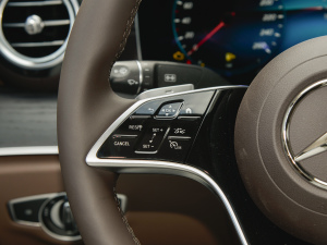 2022Ŀ E 300 L F п؅^