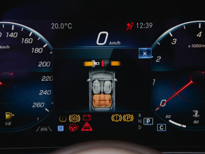 2022Ŀ E 300 L F п؅^