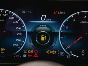 2022Ŀ E 300 L F п؅^