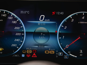 2022Ŀ E 300 L F п؅^