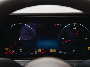 2022Ŀ E 300 L F п؅^