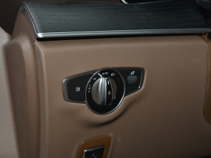 2022Ŀ E 300 L F п؅^