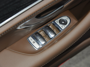 2022Ŀ E 300 L F п؅^