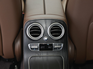 2022Ŀ E 300 L F п؅^