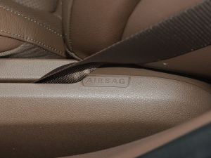 2022Ŀ E 300 L F п؅^