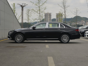 2022Ŀ E 300 L ʱ ࣨ