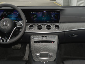 2022Ŀ E 300 L r п_