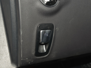 2022Ŀ E 300 L r v܇Ƅ