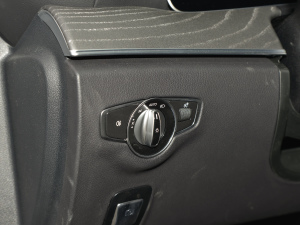 2022Ŀ E 300 L r п؅^