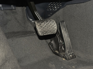 2022Ŀ E 300 L r п؅^