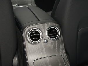 2022Ŀ E 300 L r п؅^