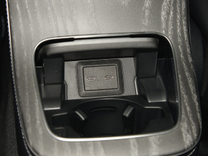 2022Ŀ E 300 L r п؅^