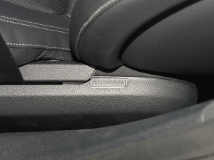 2022Ŀ E 300 L r п؅^