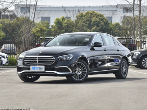 2022Ŀ E 260 L ǰ45