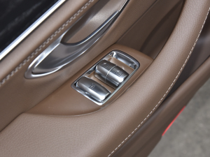 2022Ŀ E 260 L ܇ƅ^