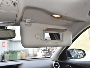 2022Ŀ E 260 L ꖰ壨ң