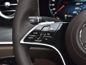 2022Ŀ E 260 L п؅^