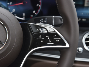 2022Ŀ E 260 L п؅^