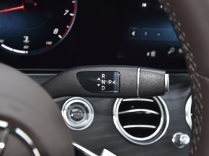 2022Ŀ E 260 L п؅^