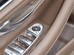 2022Ŀ E 260 L п؅^