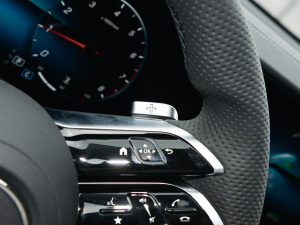 2022Ŀ E 300 L \(yn)(dng)F п؅^(q)