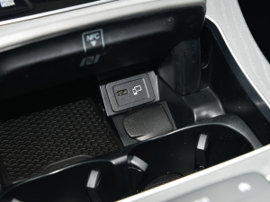 2022Ŀ E 300 L \F п؅^(q)