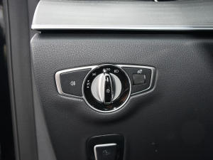 2022Ŀ E 300 L \F п؅^(q)