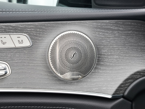 2022Ŀ E 300 L \F п؅^(q)