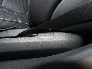 2022Ŀ E 300 L \F п؅^(q)