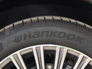 2022Ŀ E 300 L r(sh) ݆̥Ʒ