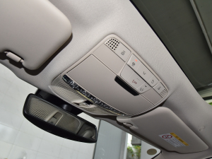 2022Ŀ E 300 L r п؅^