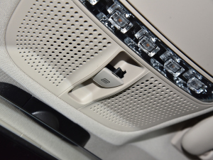 2022Ŀ E 300 L r п؅^