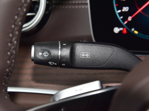 2022Ŀ E 300 L r п؅^