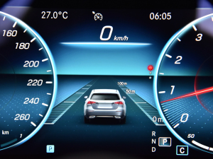 2022Ŀ E 300 L r п؅^