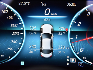 2022Ŀ E 300 L r п؅^