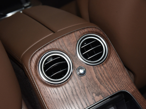 2022Ŀ E 300 L r п؅^