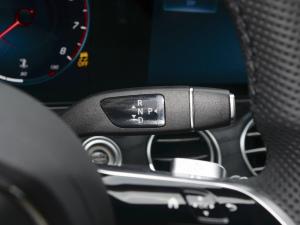 2022款改款三 E 300 L 运动豪华型 换挡杆