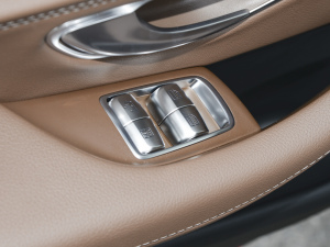 2022Ŀ E 300 L \(yn)(dng)A ܇ƅ^(q)