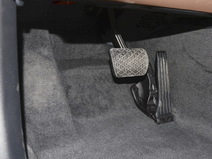 2022Ŀ E 300 L \ӺA п؅^(q)