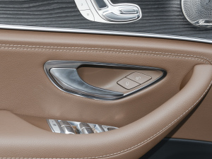 2022Ŀ E 300 L \ӺA п؅^(q)