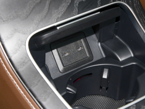 2022Ŀ E 300 L \ӺA п؅^(q)