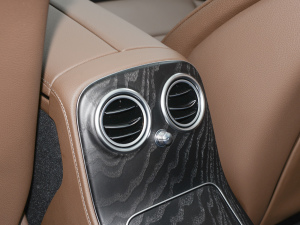 2022Ŀ E 300 L \ӺA п؅^(q)